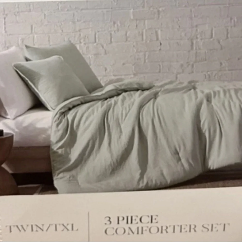 Dream Stories Matcha Green Twin/Twin XL Comforter Set New 3 Pieces 68”x90”